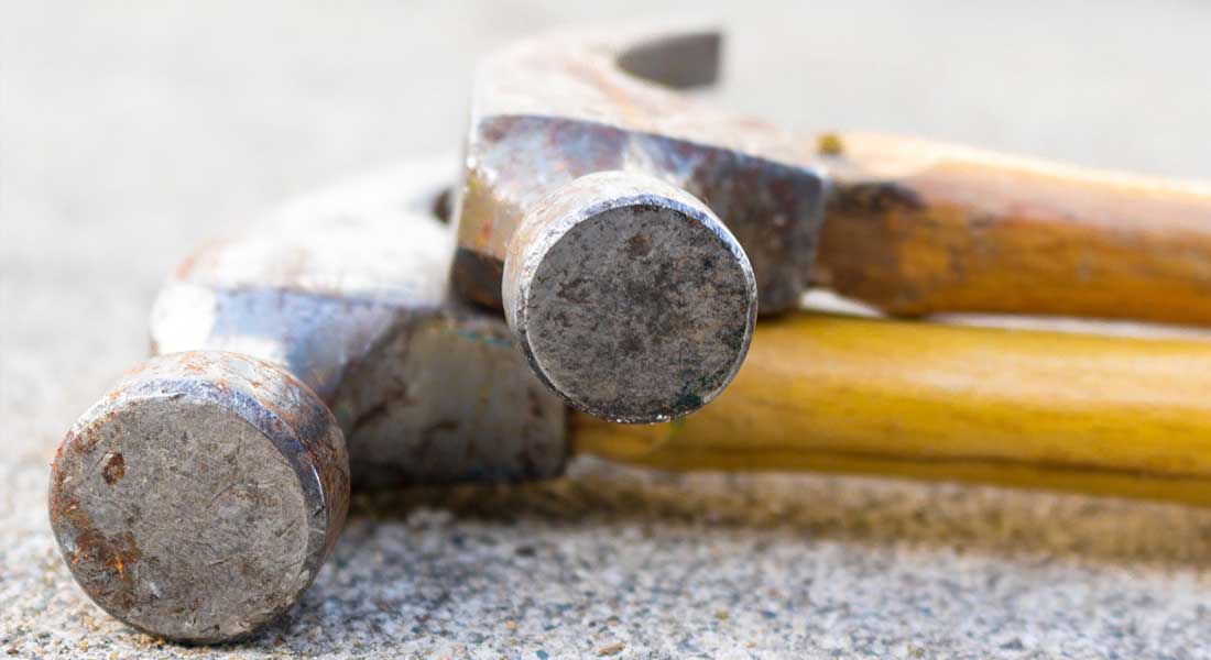Homeowner shoots hammer-wielding intruder