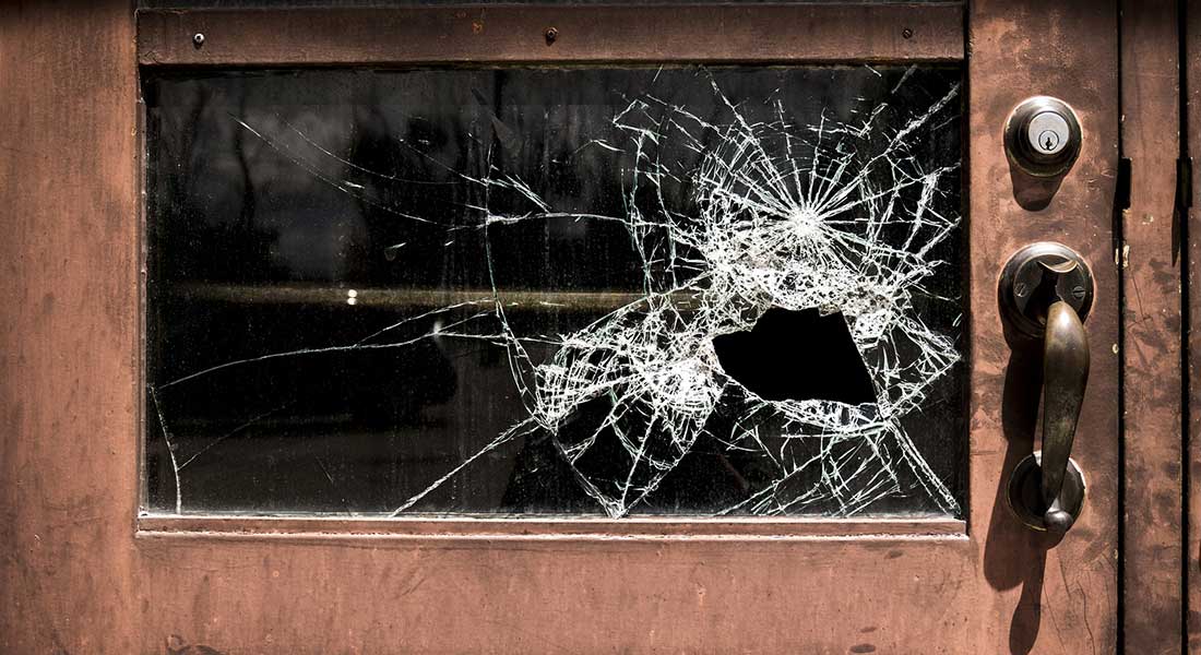 Homeowner shoots naked intruder trying to break down his door