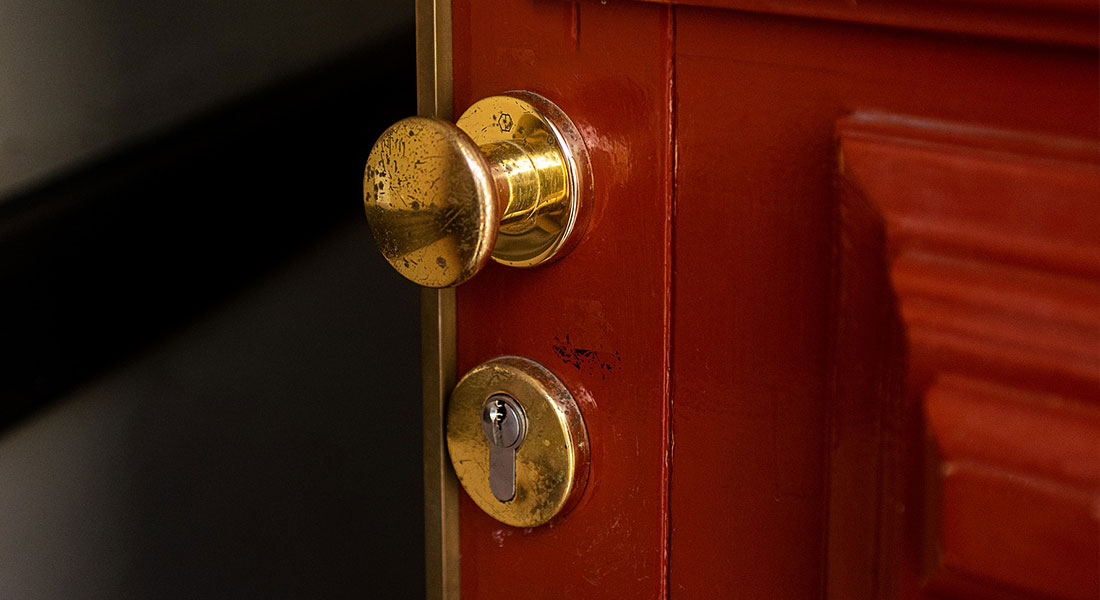 Homeowner awakens to home invader, grabs gun and ends threat