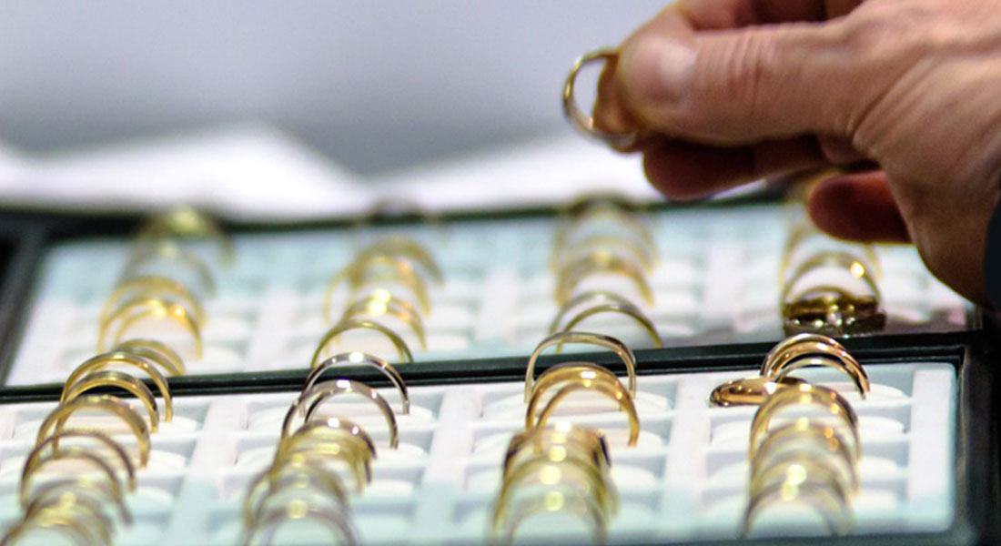 California jeweler greets armed intruders with bullets