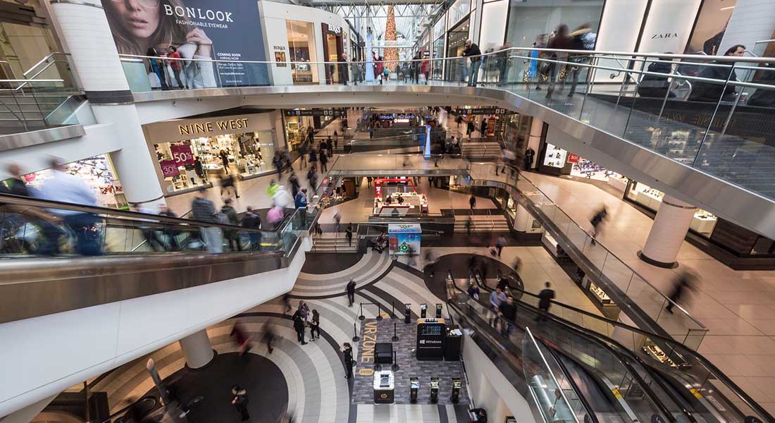 Good guy with a gun takes down mall shooter