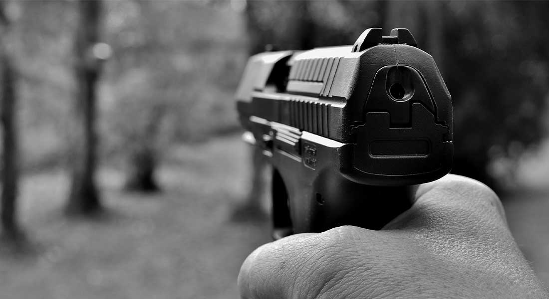 Elderly man turns tables on would-be robbers