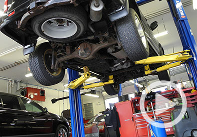 Two armed auto shop employees credited with taking down gunman