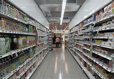 Convenience store clerk defends himself with handgun